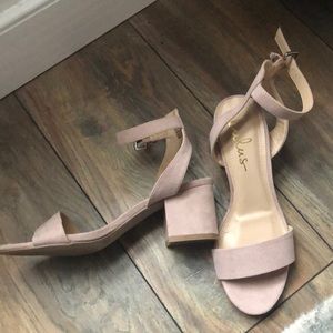 Chunk heel light pink shoes